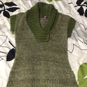 Green wool like tunic